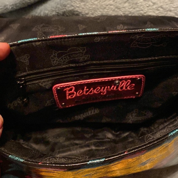 Betsey Johnson Betseyville Lightning Bolt shoulder bag purse - Picture 5 of 5